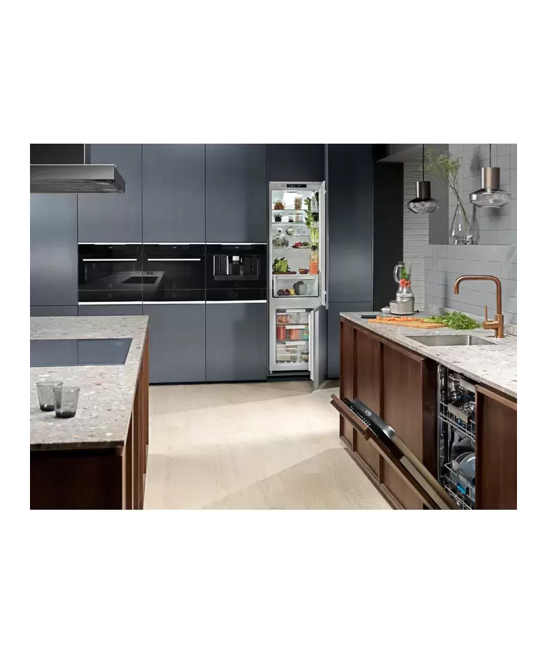 Встраиваемая посудомоечная машина Electrolux EEC967310L купить в Санкт-Петербурге и Москве