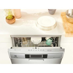 Встраиваемая посудомоечная машина Electrolux EEC967310L купить в Санкт-Петербурге и Москве