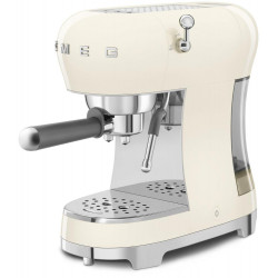 Кофемашина Smeg ECF02CREU купить в Санкт-Петербурге и Москве