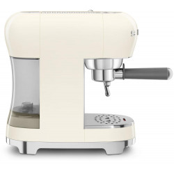Кофемашина Smeg ECF02CREU купить в Санкт-Петербурге и Москве